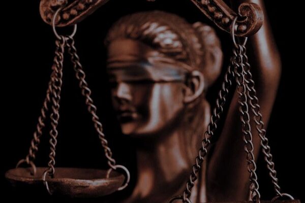 Кто отвечает за вред, причиненный ДТП? Границы ответственности собственника и лица, управлявшего транспортным средством по доверенности.